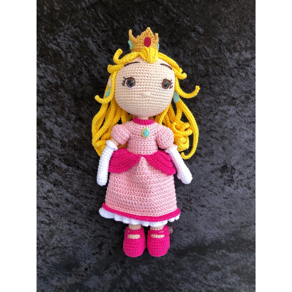 Princess Peach, Handmade Doll crochet Amigurumi Plush Toy super Mario bros game